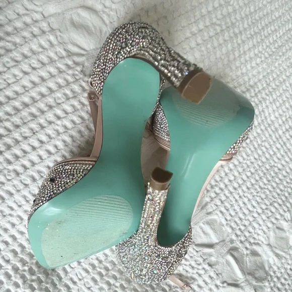 Betsey Johnson Women's Iris Evening Pumps Wedding Something Blue Sole - Picture 9 of 11